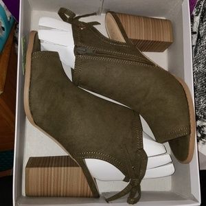 Lauren Conrad Olive Open Toe Booties Size 9.5